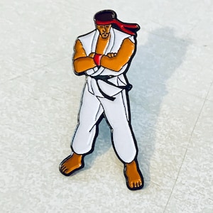 Vintage RYU Street Fighter Lapel Pin, Enamel Pin, Pinback, Hat Pin, 90s, Nintendo, Sega, Super Mario, Mortal Kombat, RARE