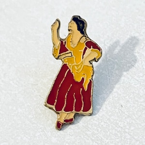 Vintage BUITONI Italian Food Logo lady Lapel Pin, Enamel Pin, Pinback, Hat Pin, 80s, Italian, Sansepolcro, Italy