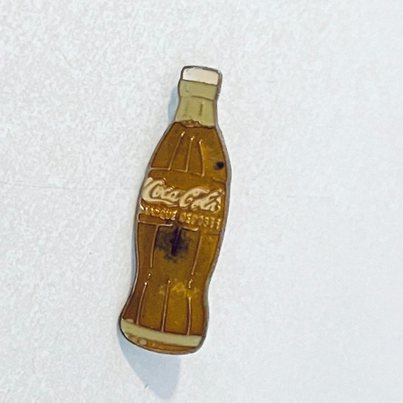 Vintage COCA COLA BOTTLE Lapel Pin, Enamel Pin, P… - image 1