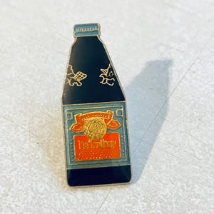 Vintage BUDWEISER Blue Beer Bottle Lapel Pin, Enamel Pin, Pinback, Bartender Pin, Hat Pin, Badge, Bud Light, Widemouth