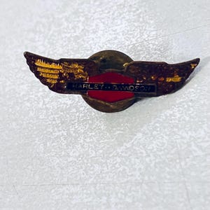 Vintage HARLEY WINGS Lapel Pin, Enamel Pin, Pin back, Hat Pin, Harley Davidson, 70s, Playboy, Biker, Easy Rider, Americana