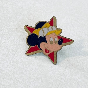 Vintage MICKEY MOUSE Superstar Lapel Pin, Enamel Pin, Pinback, Hat Pin, Disney, 70s, 80s, Magic Kingdom, Donald Duck, Goofy
