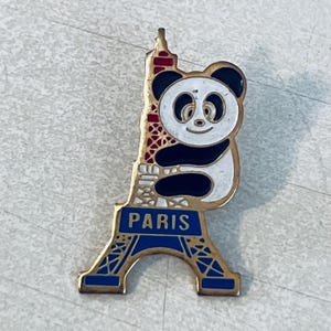 Vintage französischer PARIS Eiffelturm Anstecknadel, Emaille Pin, Pinback, Frankreich, Europäisch, Panda