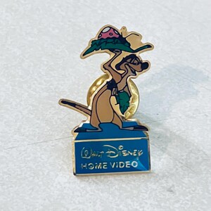 Seltene LÖWEN KÖNIG Timon Anstecknadel, Emaille Pin, Pinback, Hutnadel, Disney Home Video, Pumbaa, Simba 90er Jahre