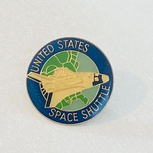 Vintage SPACE SHUTTLE Pin, Enamel Pin, Lapel, Hat Pin, Nasa, Air Force, Shuttle, UFO, 80s, Star Wars, Star Trek, Usa