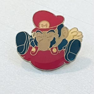 ヴィンテージ クラブニンテンドー ピンバッジ：スーパーマリオ