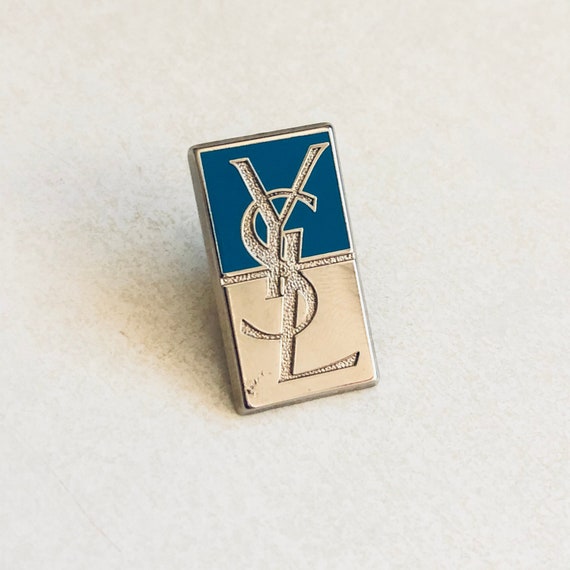 dior lapel pin