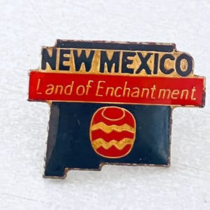 Vintage NEW MEXICO State Lapel Pin, Enamel Pin, Pinback, Hat Pin, 80s, 70s, Land of Enchantment, Santa Fe, Albuquerque