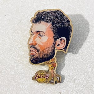 Pin de solapa vintage de VLADE DIVAC, pin de sombrero, pin de esmalte, pin de la NBA, Sacramento Kings, Los Angeles Lakers, baloncesto, cabezas de alfiler, 1995