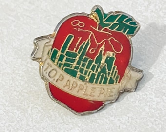 Vintage NEW YORK CITY Top Apple Pie Lapel Pin, Enamel Pin, Pinback, Big Apple, Nyc, Statue of Liberty, Usa, 80s, 90s
