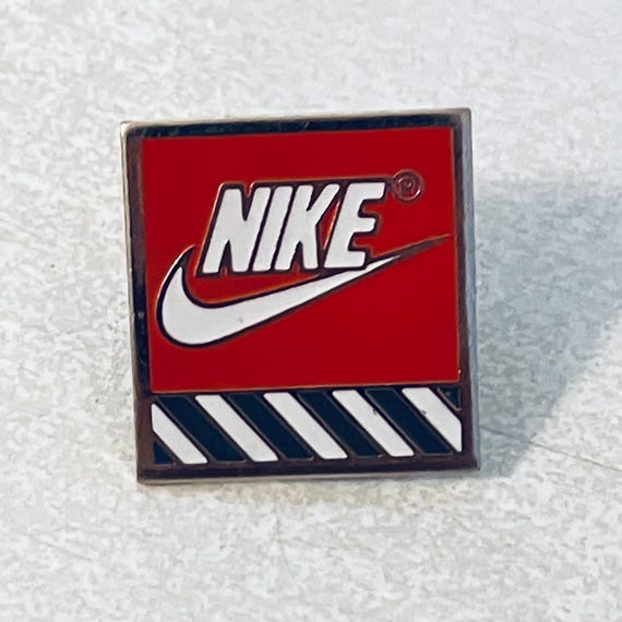 Vintage NIKE LOGO Lapel Pin, Hat Pinback, Enamel, Badge, Jordan