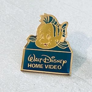 Pin de solapa Flounder de LA SIRENITA vintage, pin de esmalte, pinback, pin de sombrero, video casero de Disney, Ariel, Mickey Mouse