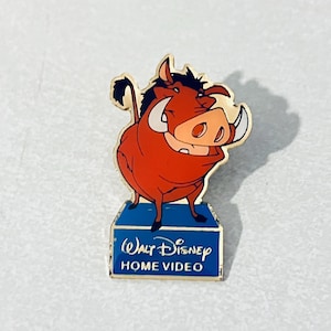 Rare LION KING PUMBAA Lapel Pin, Enamel Pin, Pinback, Hat Pin, Disney Home Video, Timon, Simba,, 90s