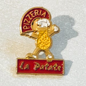 ヴィンテージ PIZZERIA La Patate ラペルピン、エナメルピン、ピンバック、帽子ピン、ピザシェフクックイタリア、ポテト