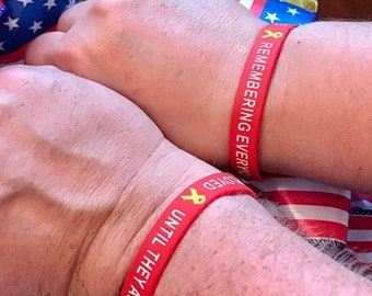 Remember Everyone Deployed Bracelet, RED Friday Support Gift For Military Mom, Army Sister, Navy Girlfriend, Air Force Dad, Marine Cousin
