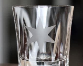 12oz Chicago rock glasses/ barware/ glassware. Chicago gift perfect for at-home bar! Rock glasses with Chicago flag/ Chicago star