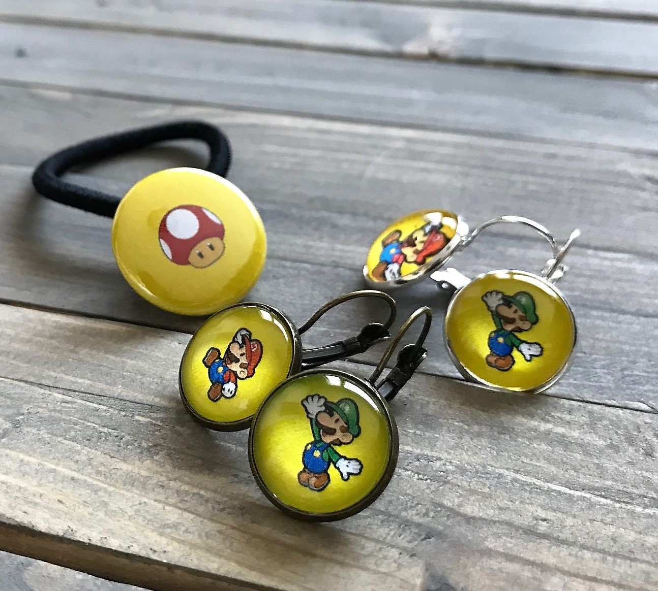 Super Mario Bros. inspired earring set Etsy 日本