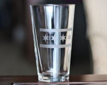 16oz Chicago flag tumbler/ barware/ glassware. Chicago gift perfect for at-home bar! Glass tumbler with Chicago flag/ Chicago star