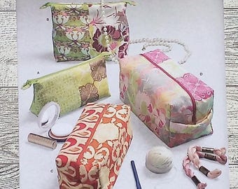 Simplicity Sewing Pattern 9525 - Zippered Cosmetic Bag, Travel Bags - Zipper Cases in Various Styles