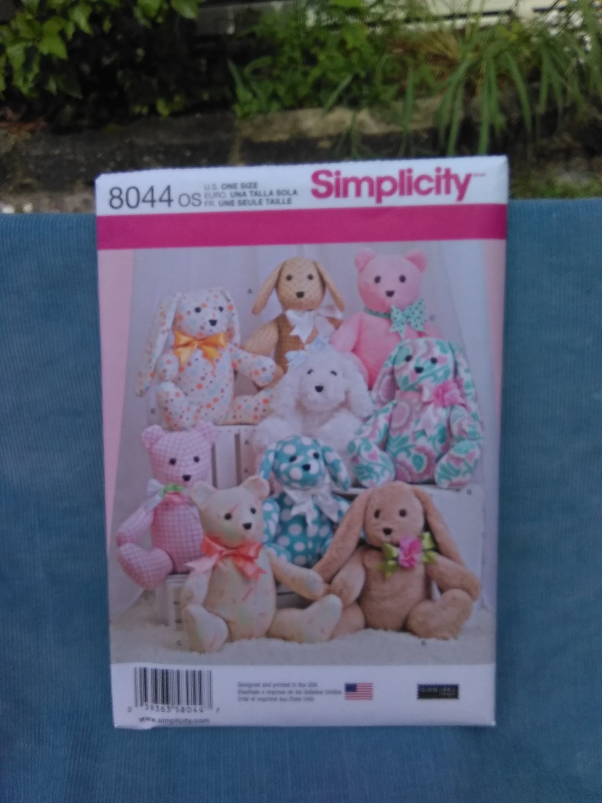 simplicity bear pattern 8044