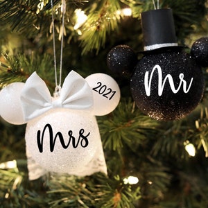 Disney wedding bride and groom Christmas tree ornament set