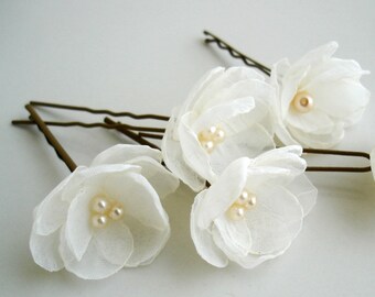 Small Ivory Flowers, Wedding Hair Pins, Pearl Wedding Hair Accessory, Bridal Hair Pins Set of 5
