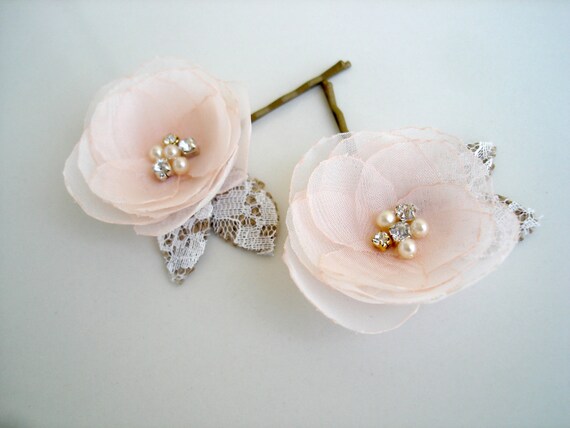Pale pink flower hair clip deals