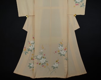 Kimono with Pastel Flowers - Preloved Japanese Kimono - Traditional Clothing from Japan