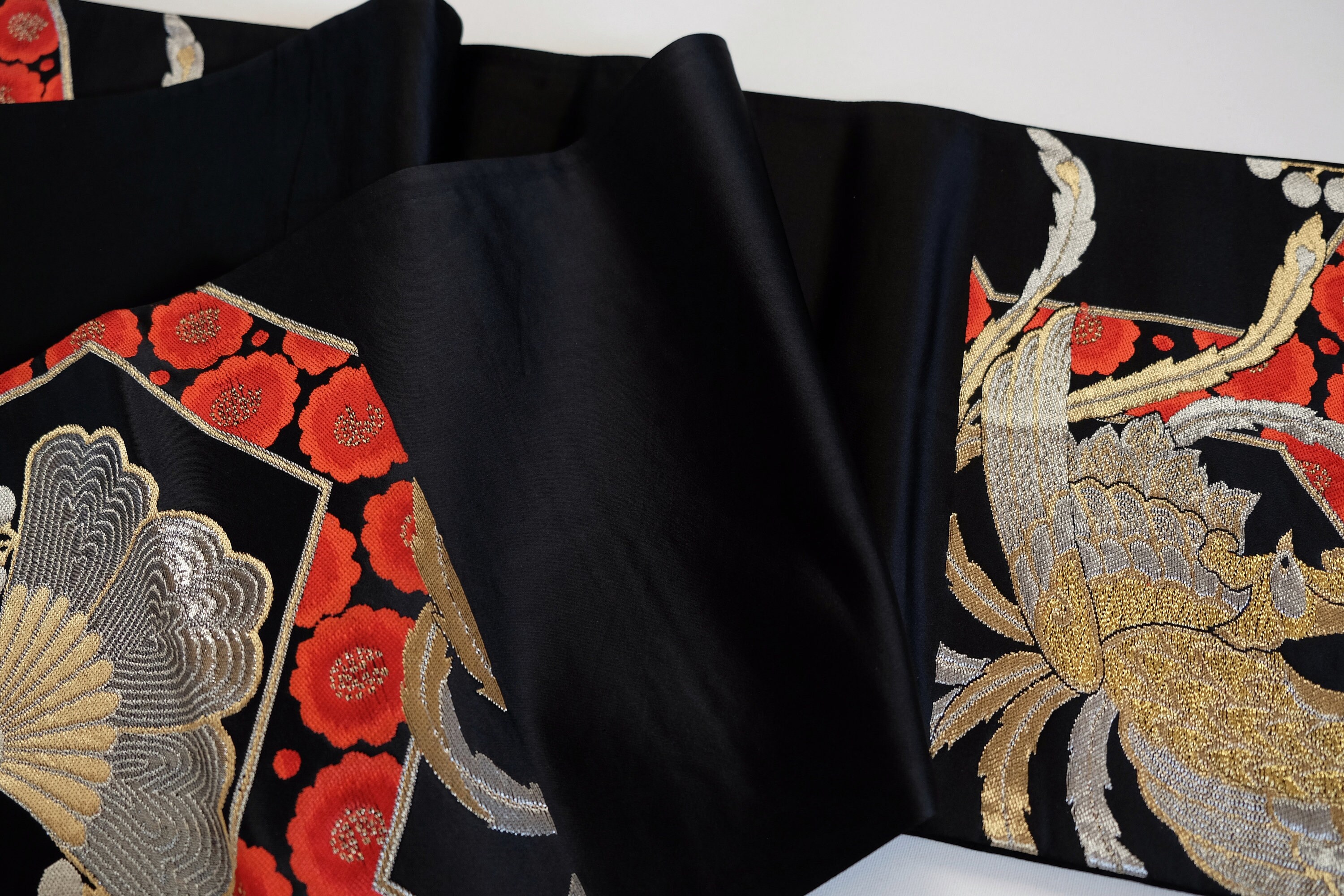 Gorgeous Obo Sash - Beautiful Japanese Motif - Fukuro Obi