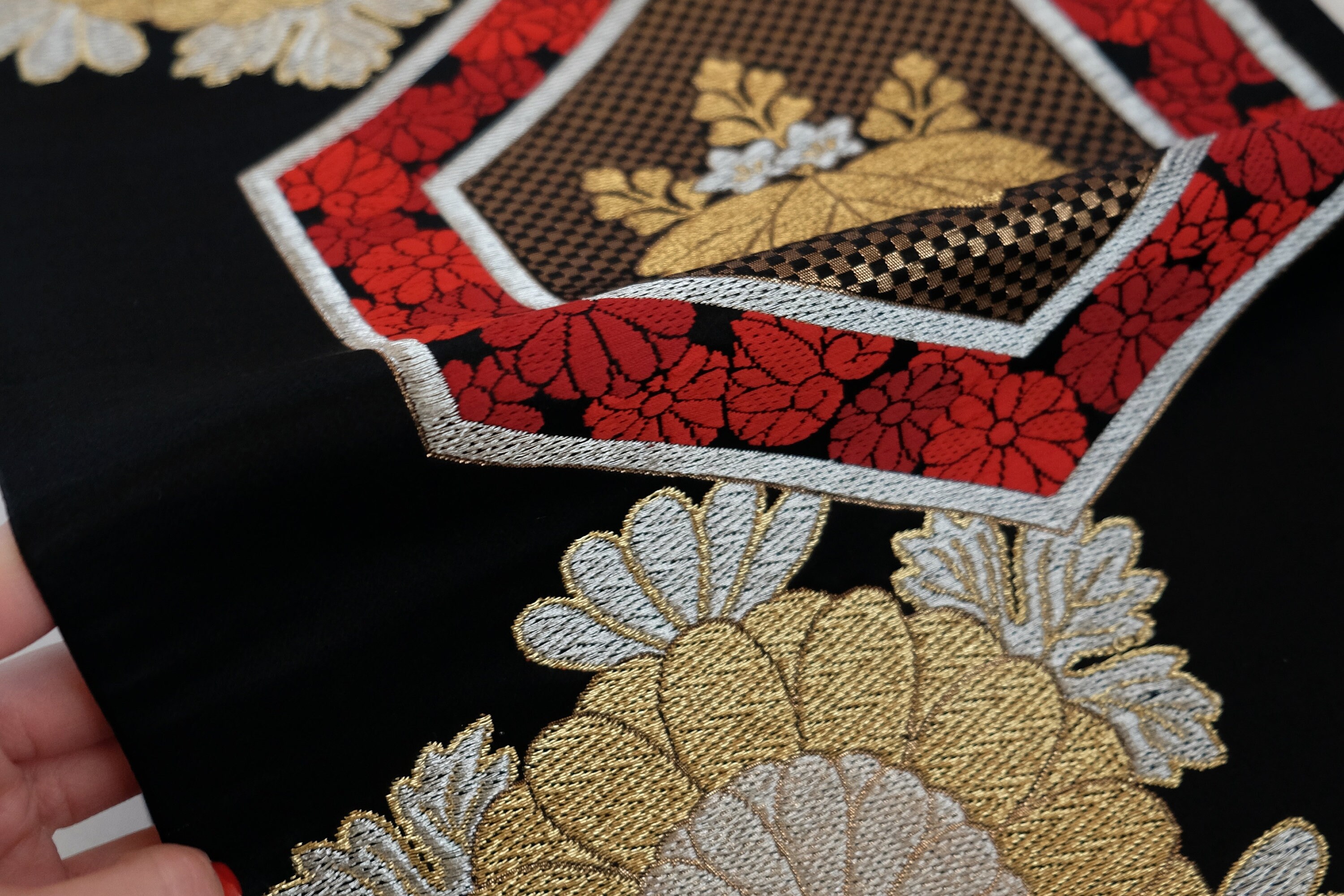 Floral Obi Sash - Japanese Kamon Motifs - Kimono Accessories