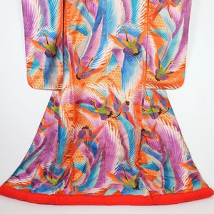 Uchikake Braut Kimono mit Bunten Kranichen - Preloved japanische Kleidung