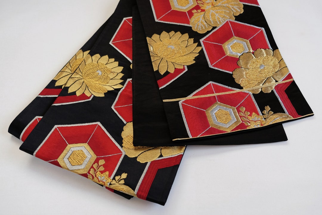 【洒落袋帯】一瞬で心奪う｜漆黒に朱赤の雪輪 アンティーク Obi/Vintage Red & Gold Obi Sash - Floral Obi - Fukuro Obi - Japanese Obi Sash