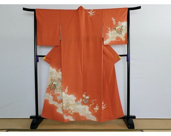 Kimono with Iconic Japanese Motifs - Vintage Kimono - Authentic Japanese Wear
