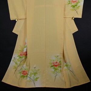 Japanese Kimono with Hand-Painted Flowers - Excellent Condition - Preloved Japanese Kimono - Traditional Clothing from Japan