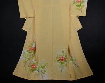 Japanese Kimono with Hand-Painted Flowers - Excellent Condition - Preloved Japanese Kimono - Traditional Clothing from Japan