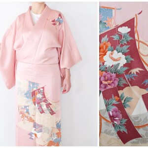 繊細なピンクの着物ローブ - プライマリーファイバーシルク - ヴィンテージ - 女性用着物 - 伝統的な花のモチーフ - 芸者風