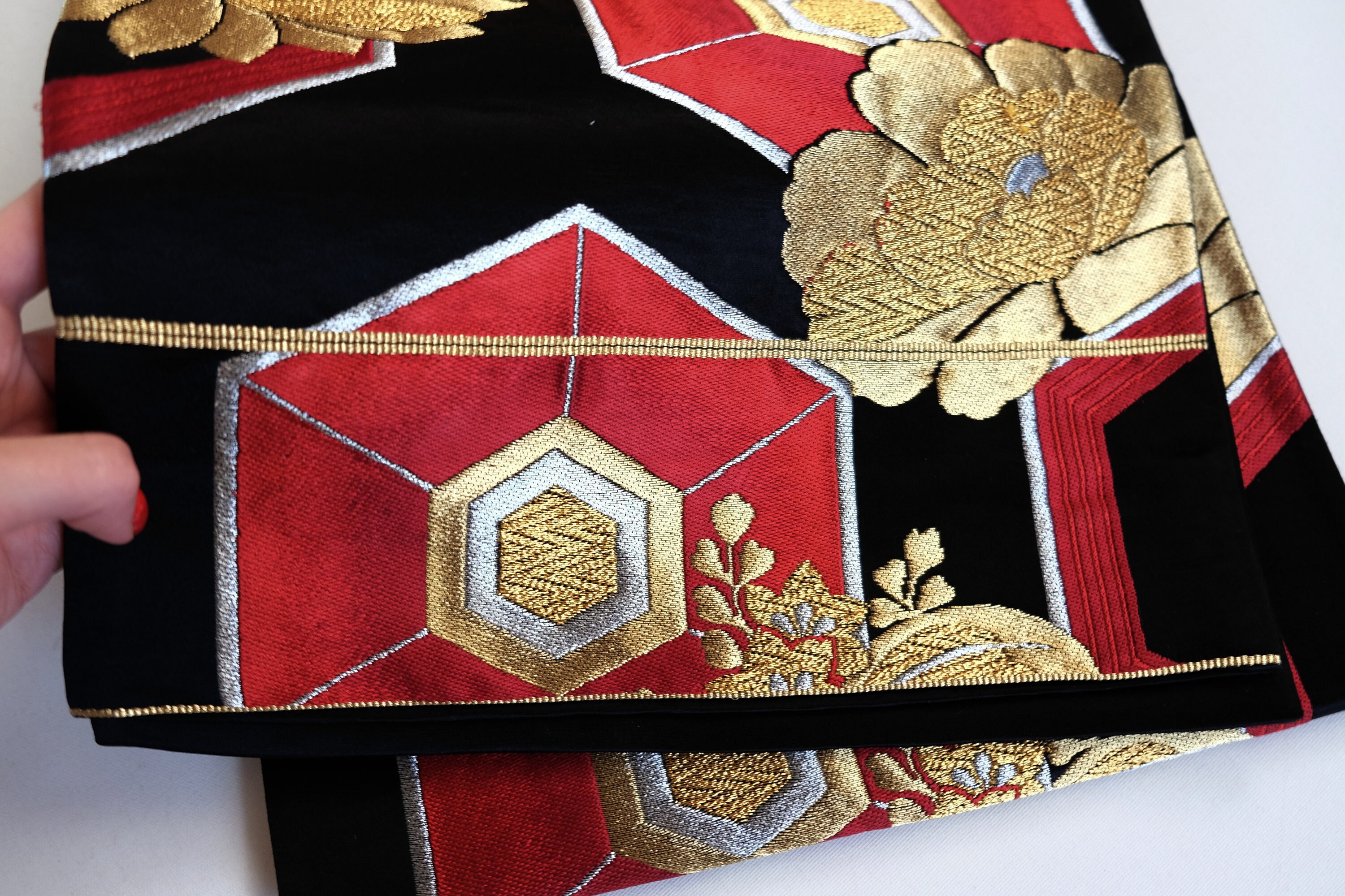 刺繍袋帯 / Elegant fukuro obi belt Red & Gold Obi Sash - Floral Obi - Fukuro Obi - Japanese Obi