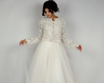 Light Ivory Long Sleeve Wedding Dress Topper, Buttoned Back, Lace Bolero, Wedding  Bolero, Wedding Jacket, Bridal Bolero - Etsy