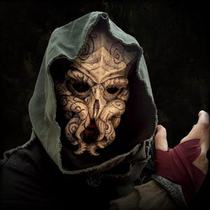 Cthulhu Mythos: Old Ones cultist cthulhu skull mask for larp rev cosplay necromancer sorcerer