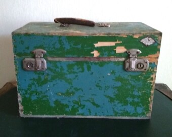 Antique Chest Home Decor Locker with Lid Primitive Storage Box Small Wooden Box Primitive Rustic Decor Very Old Antique Wooden Chest
