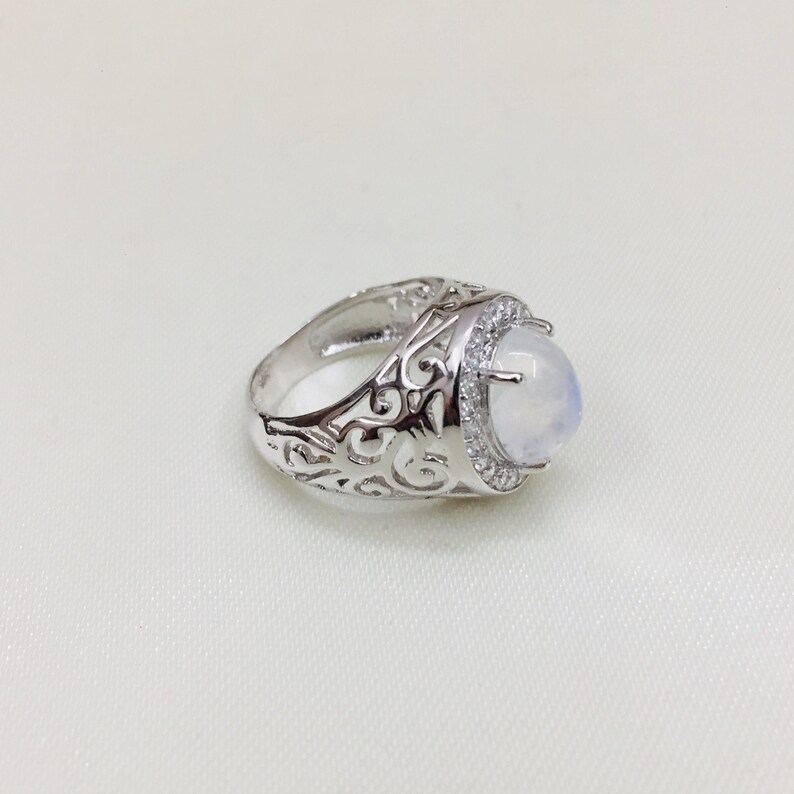 9x11 Oval Prone Setting Ring Brilliant Cabochon Natural Rainbow Moonstone Ring Cluster Ring Dawn Ring Present /& Gift 925 Silver Ring