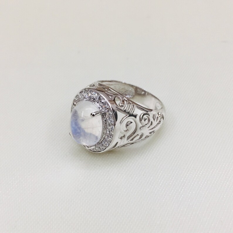 9x11 Oval Prone Setting Ring Brilliant Cabochon Natural Rainbow Moonstone Ring Cluster Ring Dawn Ring Present /& Gift 925 Silver Ring