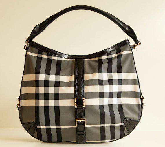 Burberry Shoulder Bag Hobo Bag in Black/gray/white Nova Check 