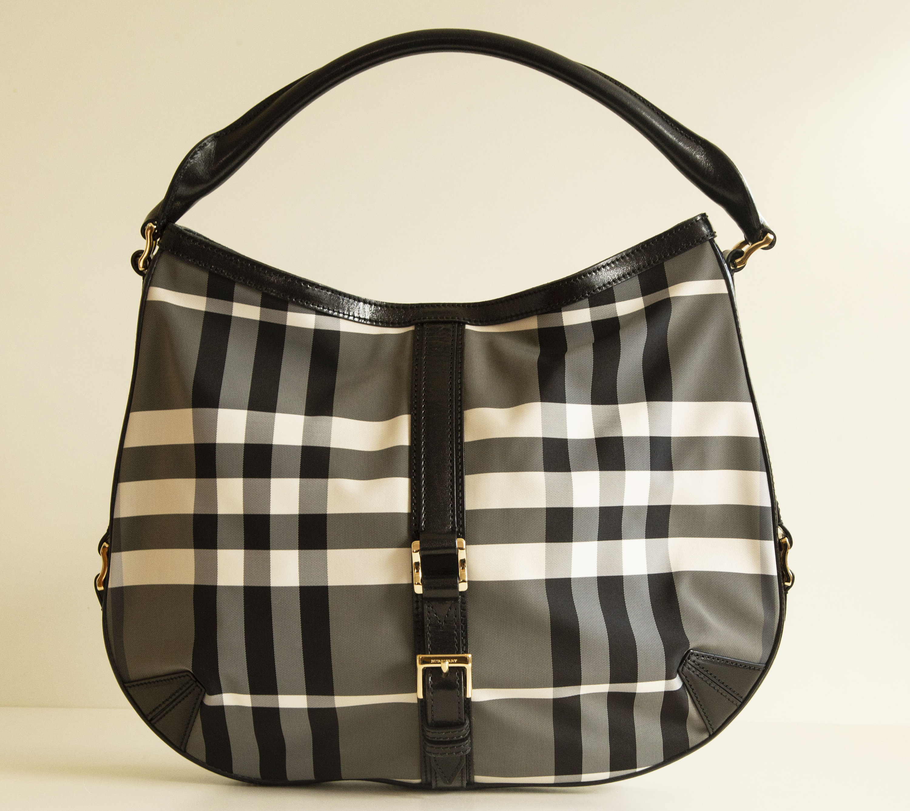 Authentic Burberry shoulder bag Nova Check Black