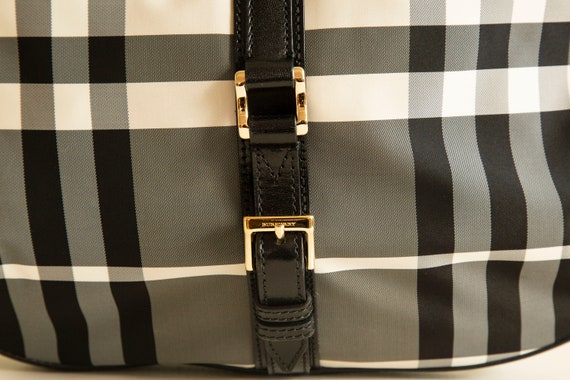 Burberry Shoulder Bag Hobo Bag in Black gray white Nova Check