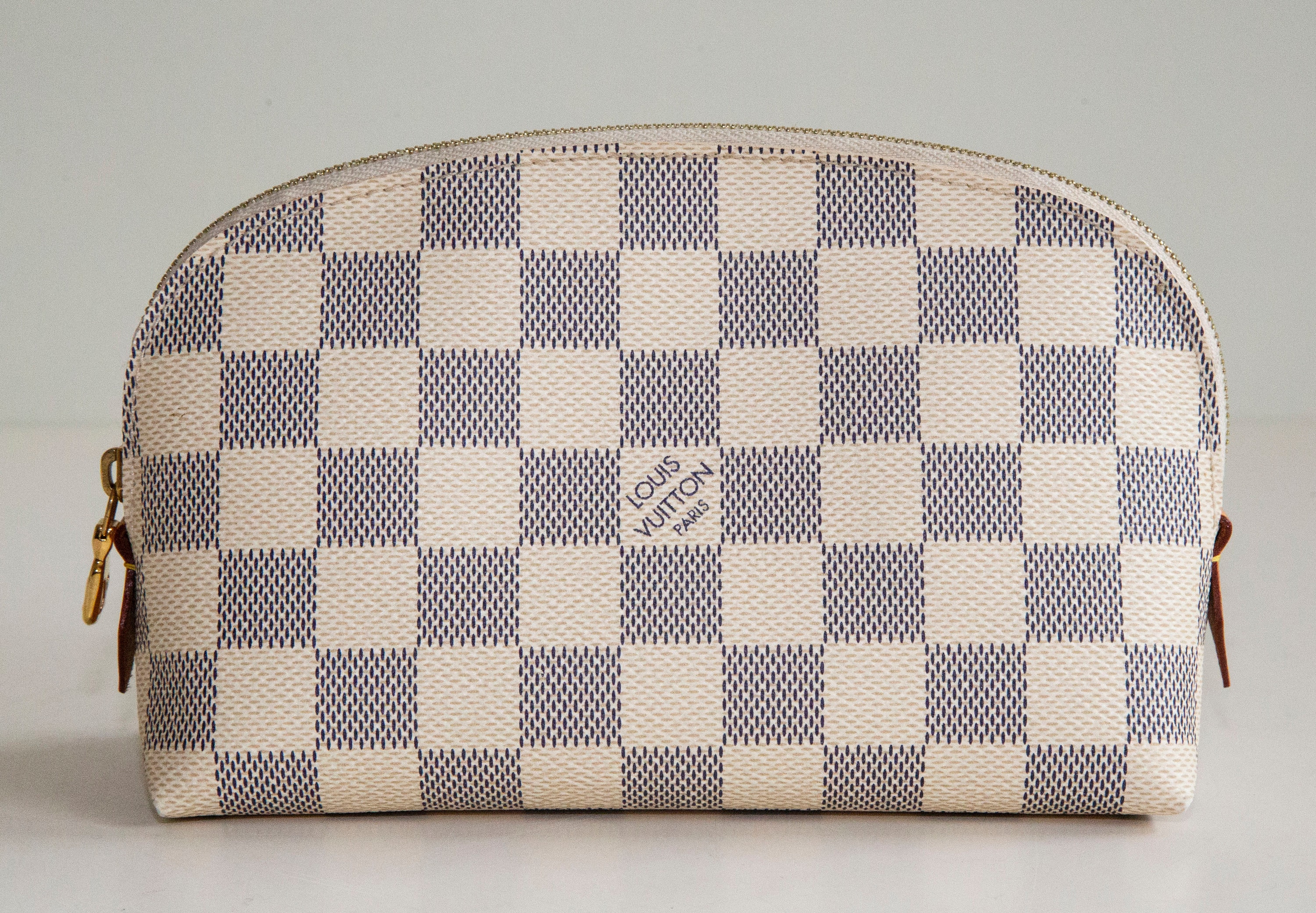 Louis Vuitton Cosmetic Pouch Damier Azure in Very Good / Mint