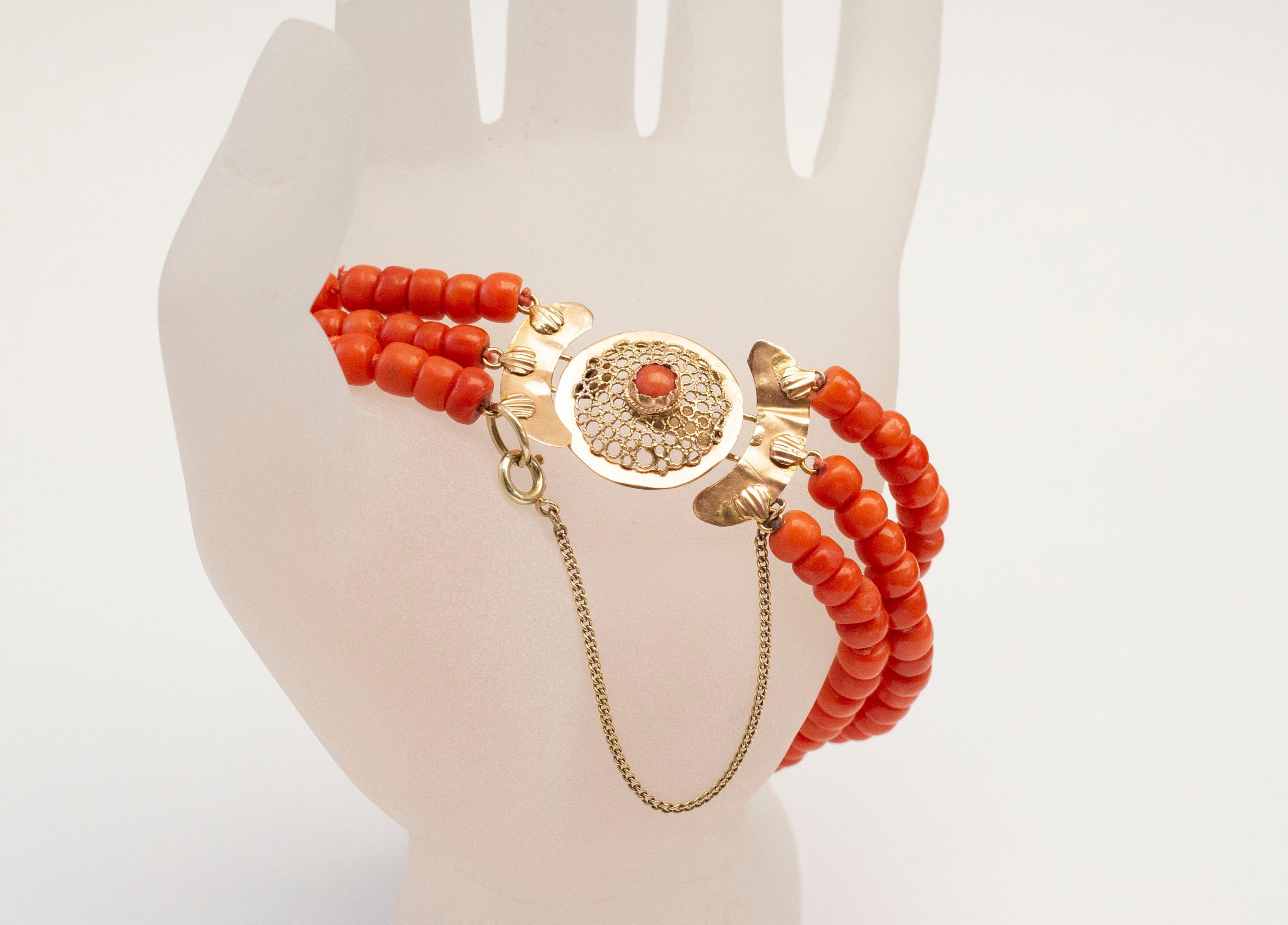 A very unusual Coral Bracelet set in 18 Carat Yellow Gold (tested), French,  Circa 1945.