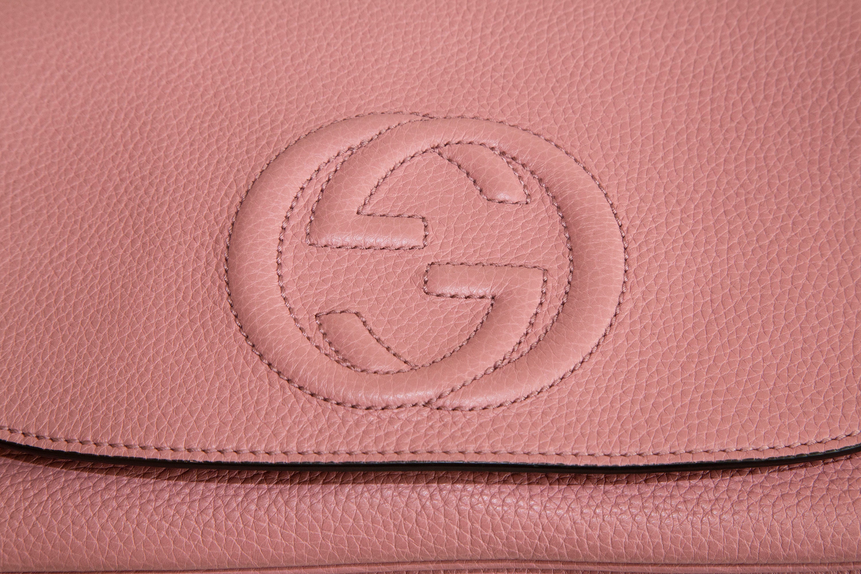 Gucci soho chain outlet crossbody bag