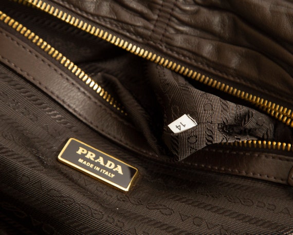 Prada Side Zipper Design Leather Shoulder Bag Second Hand / Selling