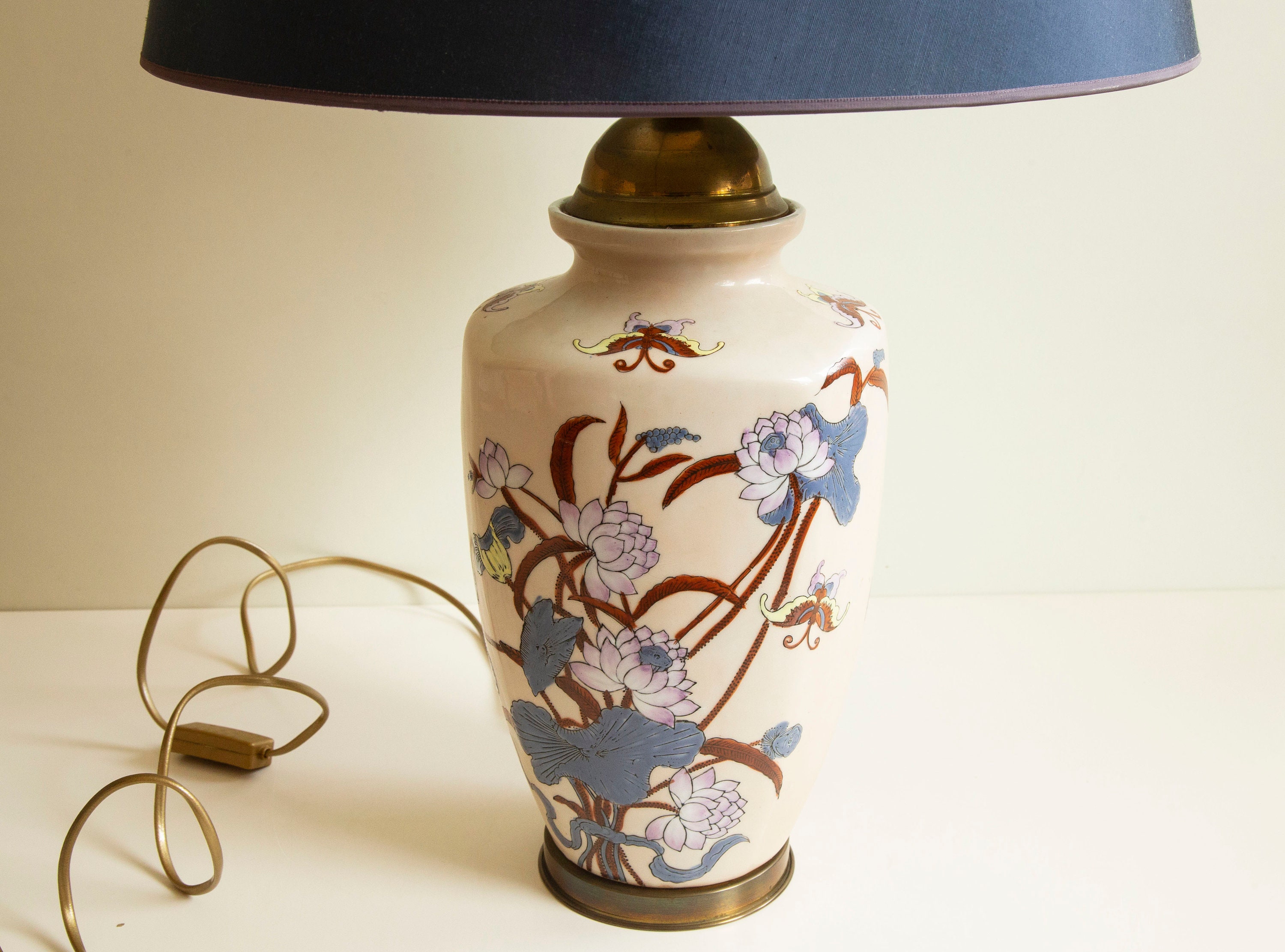 Bang om te sterven Hoop van Lam Vintage Chinese porseleinen tafellamp met polychrome - Etsy Nederland